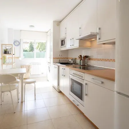 Apartment Bajo En El Campo De Golf - Mino A Coruna