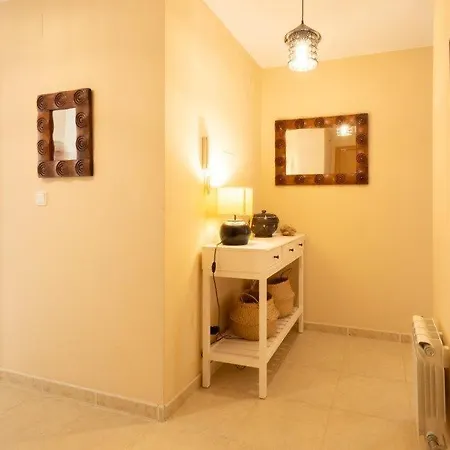 Bajo En El Campo De Golf - Mino Apartment